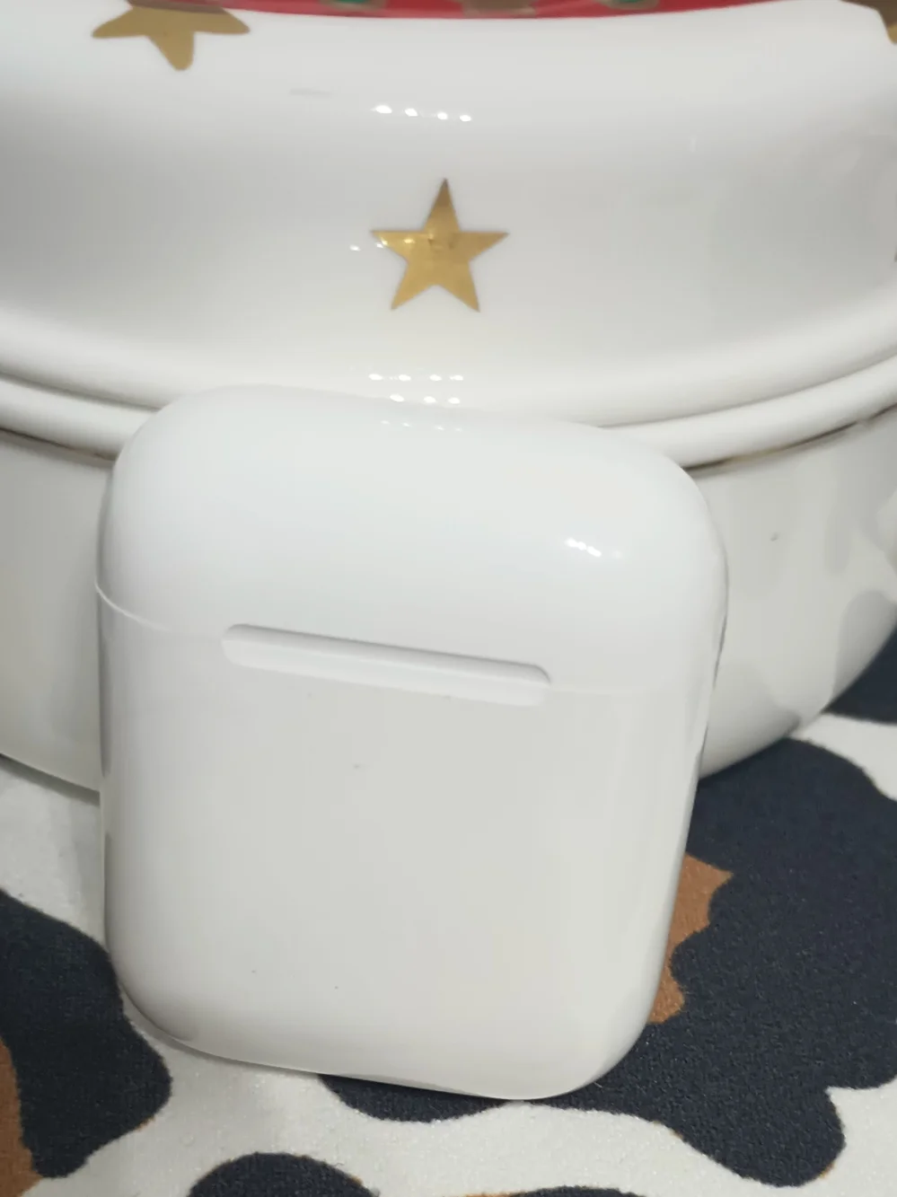 White Wireless Earbuds Charging Case